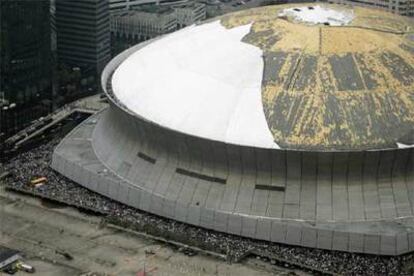 Se calcula que en el estadio Superdome hay unas 20.000 personas que aguardan su rescate.