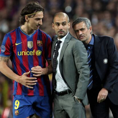 Ibrahimovic, junto a Guardiola y Mourinho en un Barça-Inter.