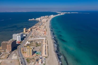Vista aérea de La Manga del Mar Menor (Murcia), en una foto de archivo