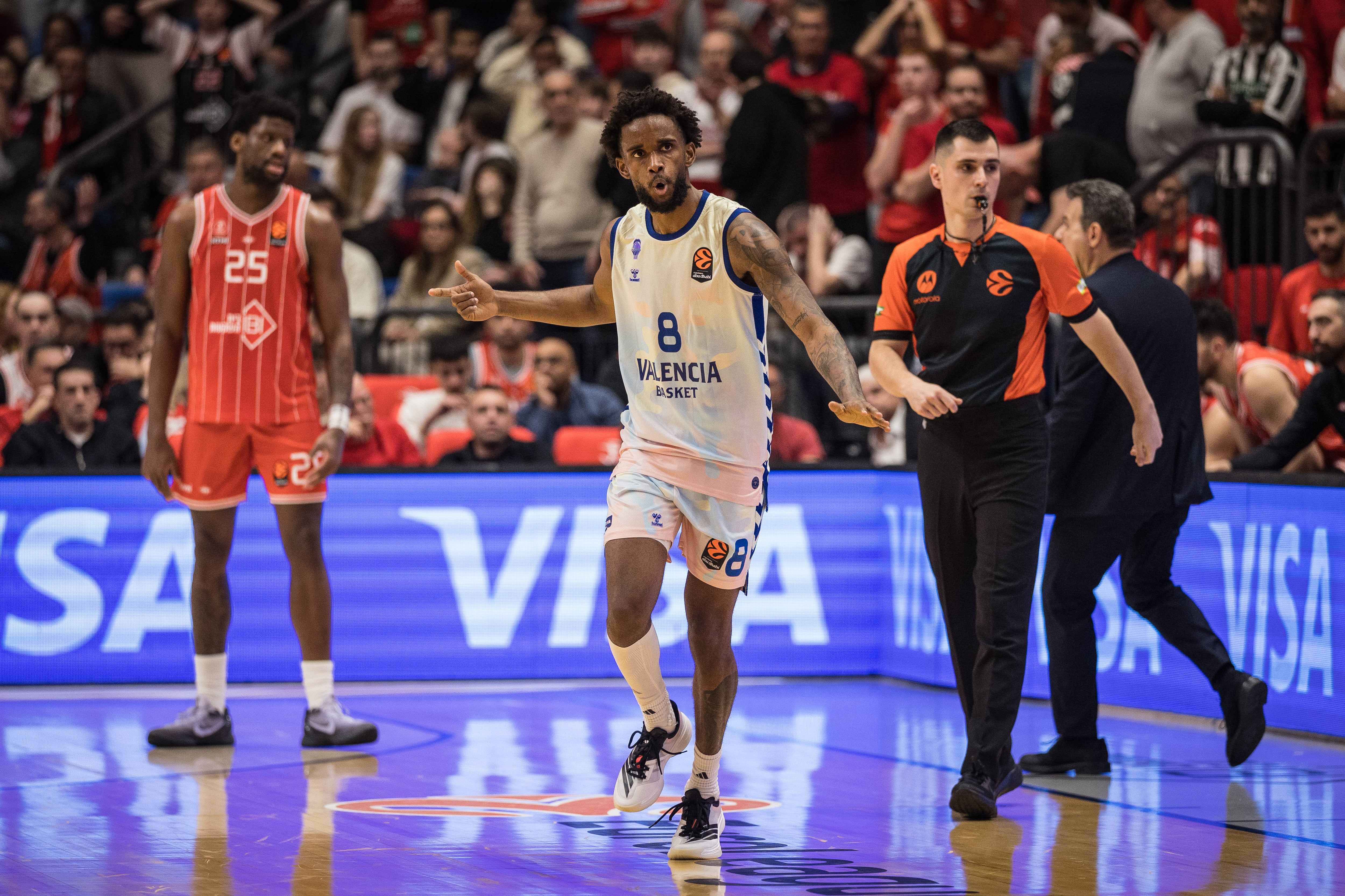 El Valencia conquista la pista del Hapoel