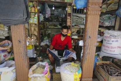 Pequeño comercio en las cercanías de la plaza Patan en Katmandú.