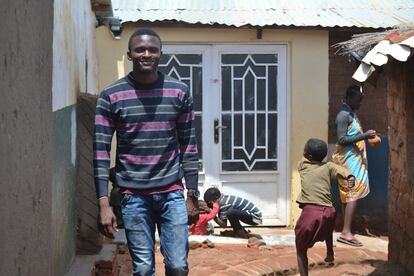 Michael Tshibangu-Kimuni, de 27 años,  llegó al campo de refugiados de Malawi en 2017 procedente de la República Democrático del Congo.