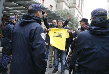 La policía pidió la documentación a varios manifestantes