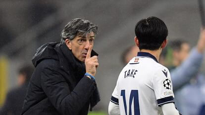 Imanol Alguacil y Take Kubo, durante el Inter-Real Sociedad.