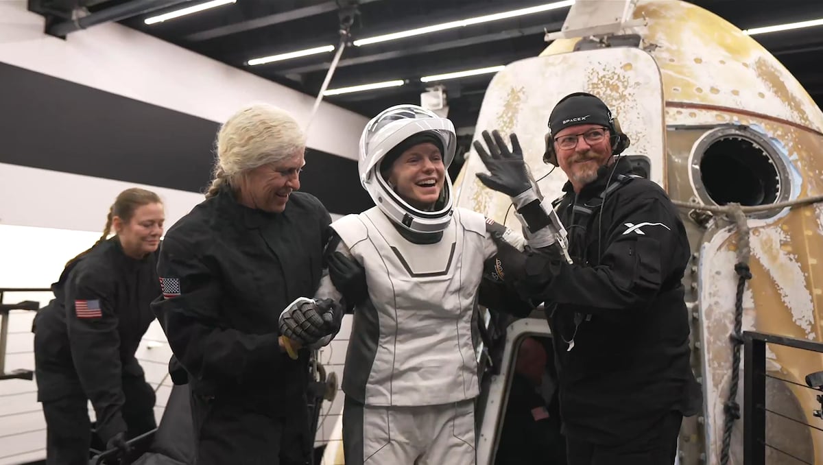 Finaliza con éxito la primera evacuación médica de la NASA: el astronauta enfermo tuvo “un problema de salud grave”