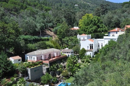 Además de por sus picos y rutas senderistas, la sierra de Monchique es conocida desde la antigüedad por sus aguas termales y el Balneario de Caldas de Monchique (en la foto) parece anclado todavía en el siglo XIX, cuando recibía pacientes desde todas las partes del país para recibir algún tratamiento para mejorar los problemas de las vías respiratorias.