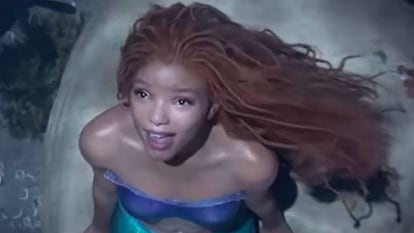 Halle Bailey en una imagen de la nueva versión de 'La Sirenita'.