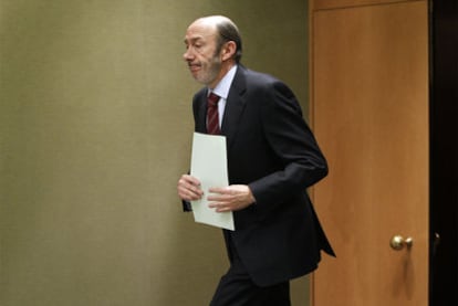 Rubalcaba, antes de su comparecencia de ayer ante la prensa.