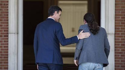 Pedro Sánchez y Pablo Iglesias en el Palacio de La Moncloa.