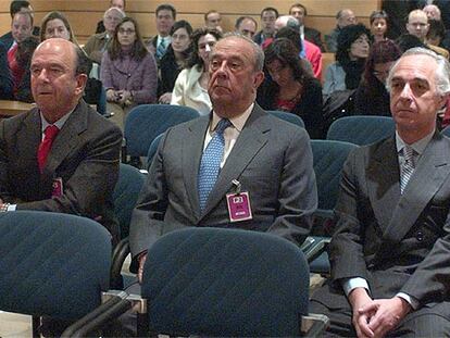 Emilio Botín, José María Amusátegui y Ángel Corcóstegui (de izquierda a derecha), al comienzo del juicio.