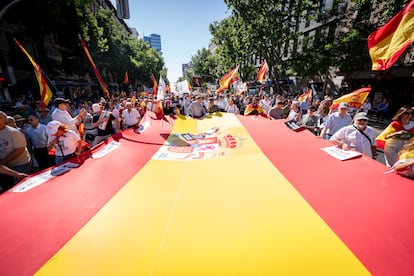 Una marcha apoyada por el PP y Vox reúne a miles de personas en Madrid ...