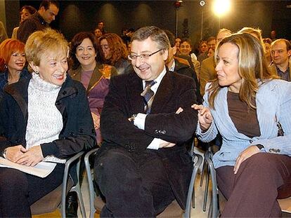 María Teresa Fernández de la Vega, José Blanco y Trinidad Jiménez, en un acto sobre la Constitución europea.