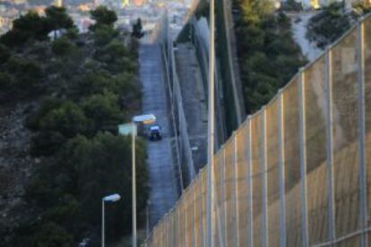 Imagen de la verja que separa Melilla de Marruecos.