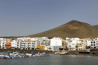 La Restinga, situada bajo uno de lo cráteres de El Hierro.