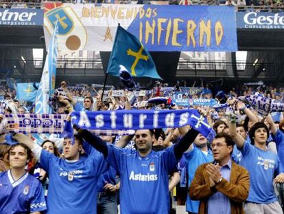 Aficionados del Oviedo.