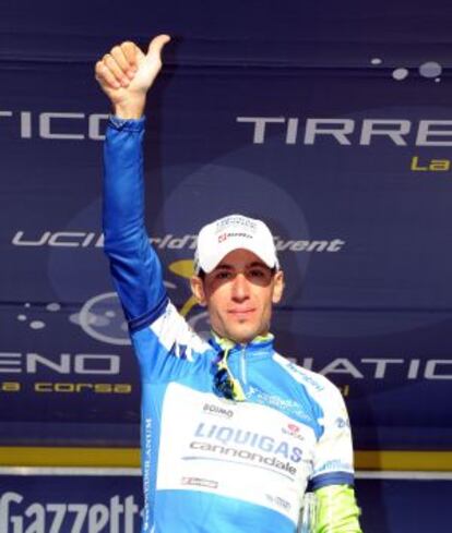 Nibali celebra su victoria en la general de la Tirreno-Adriatico.