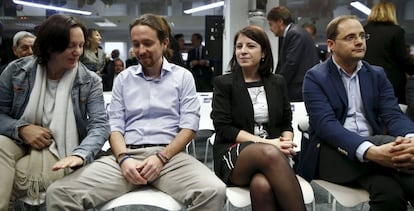 Carolina Bescansa, Pablo Iglesias, Adriana Lastra y C&eacute;sar Luena.