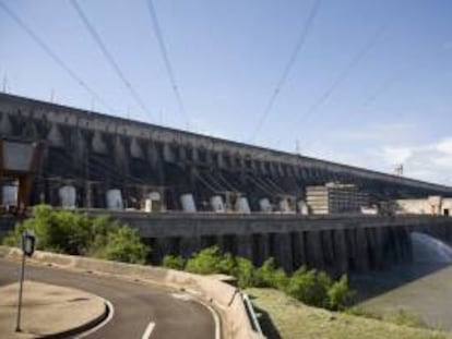 Imagen de la represa hidroeléctrica Itaipú en Paraguay. EFE/Archivo