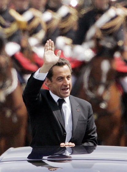 Nicolas Sarkozy, en mayo de 2007, en un desfile en los Campos Elíseos.