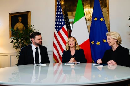 J. D. Vance, Giorgia Meloni y Ursula von der Leyen