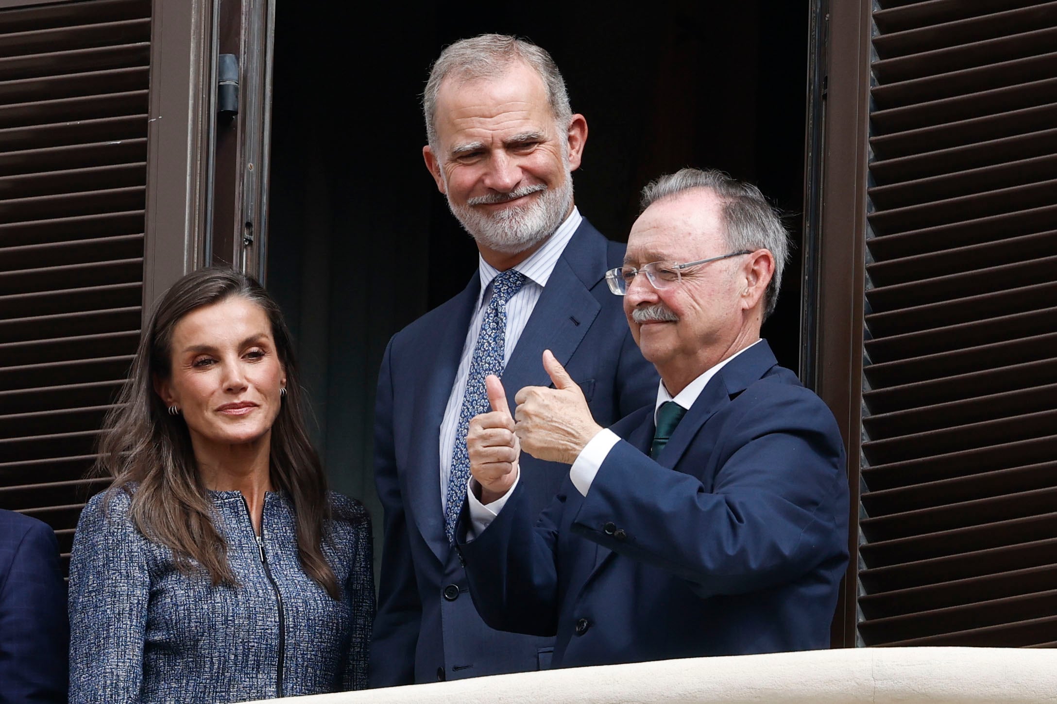 Miles de personas reciben con entusiasmo a los Reyes en Ceuta: “Hoy toda España es caballa”