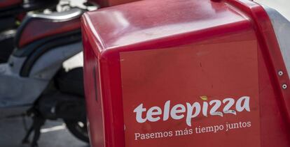 Motos repartidoras de Telepizza. 