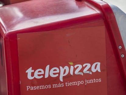 Motos repartidoras de Telepizza. 