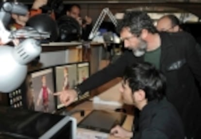 El actor malagueño Antonio Banderas durante su visita a la sede de la empresa Kandor Moons productora de 'La dama y la muerte', ganadora del premio Goya y candidata al Oscar.