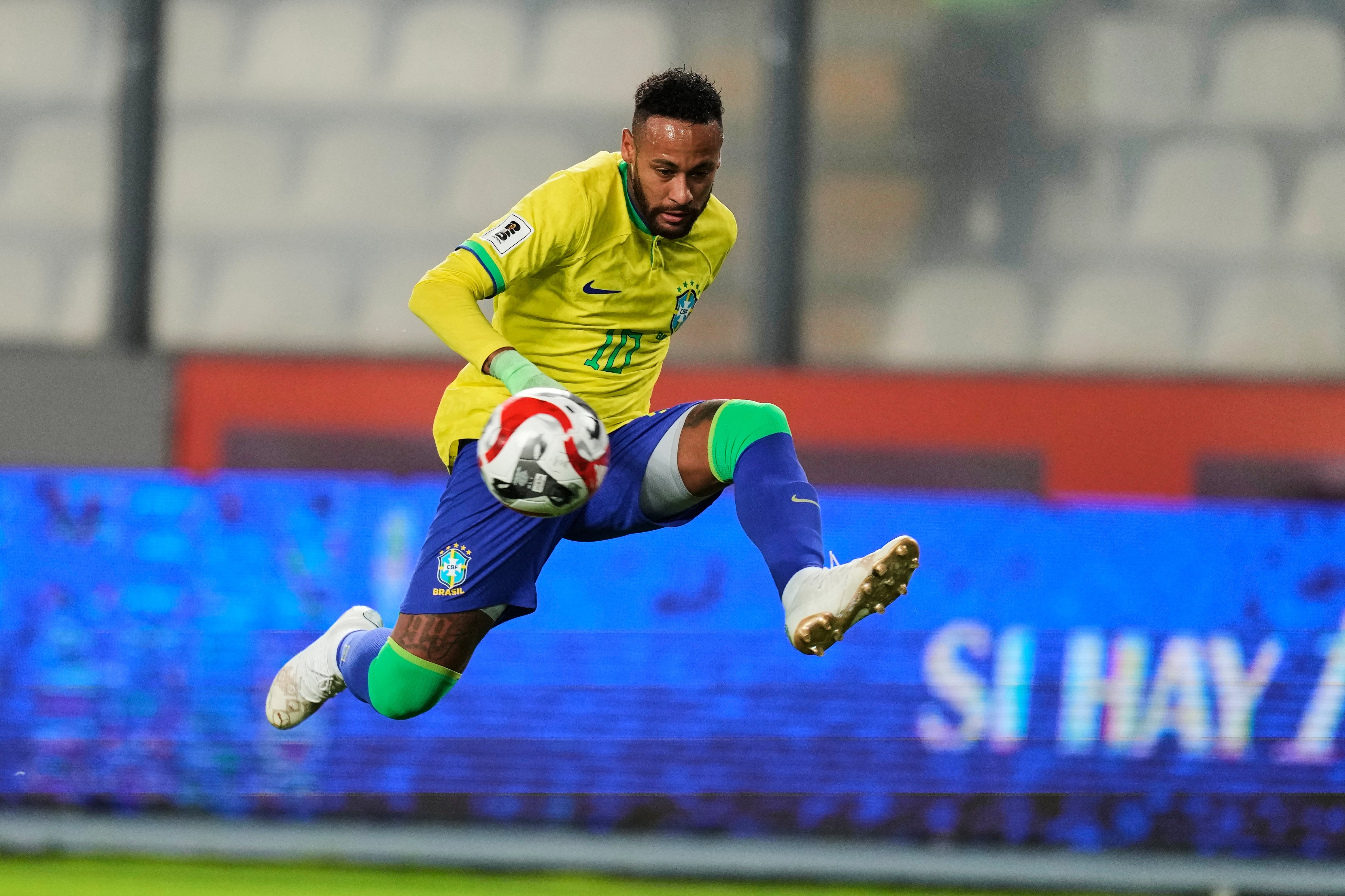 Neymar tiene una lesión más grave de lo esperado y podría perderse el inicio del Mundial