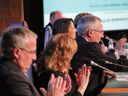 Mesa redonda El fortalecimiento del coraje c&iacute;vico en la defensa de Espa&ntilde;a.