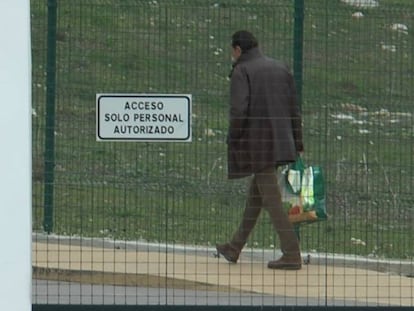 Julián Muñoz, entrando en la cárcel.