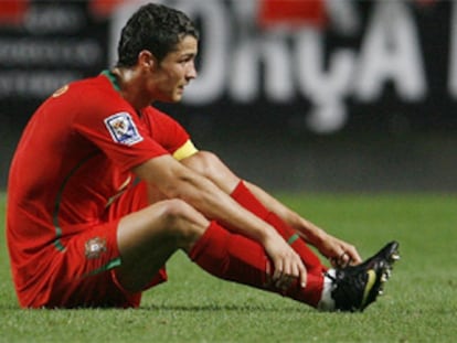 El jugador portugués, durante el partido de su selección