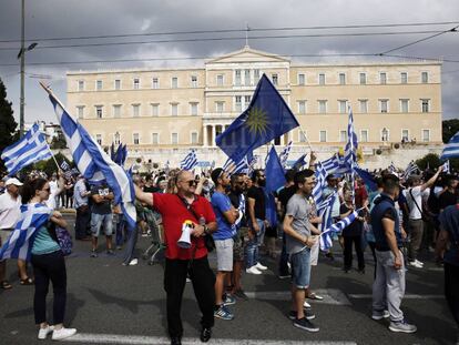 Protesta contra el acuerdo sobre Macedonia, este sábado en Atenas.