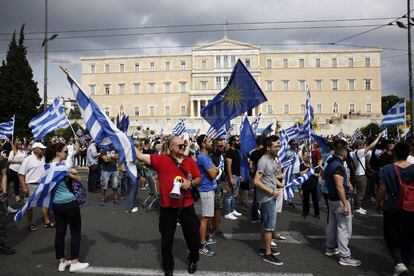 Protesta contra el acuerdo sobre Macedonia, este sábado en Atenas.