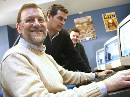 Rajoy quiere tambi&eacute;n que se note el cambio en Internet. Aqu&iacute; ya anticipaba sus dotes, en la presentaci&oacute;n de una web, en 2007.  