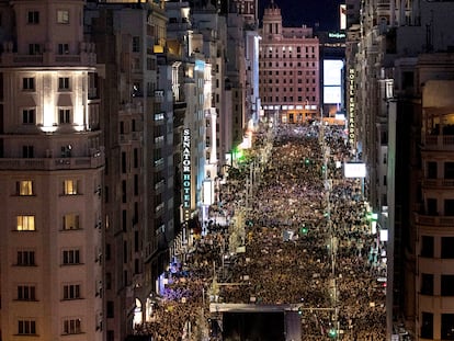 Vista de la manifestación del 8-M en la Gran Vía de Madrid, en marzo.