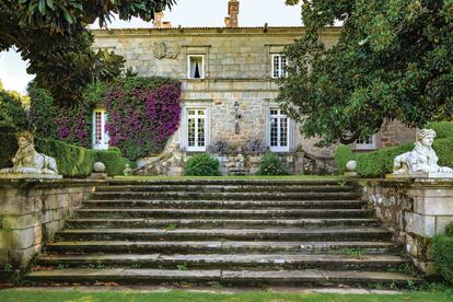 Escalinata del Pazo de Rubianes, construido en 1411 y reformado en el siglo XVIII. 