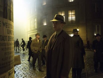 Volker Bruch en un fotograma de 'Babylon Berlin'.