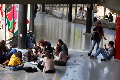 Estudiantes de la Universidad Autonoma de Barcelona, antes de la pandemia.