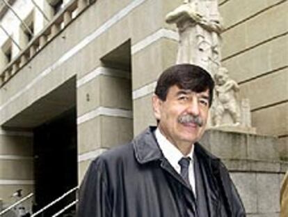 El viceconsejero vasco de Justicia, Abel Muniategui, a su salida del Palcio de Justicia de Bilbao, donde se ha celebrado la reunión.