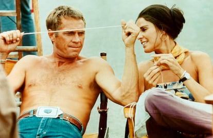 Ali MacGraw y Steve Macqueen durante el rodaje de 'La huida', el filme durante el que se enamoraron.