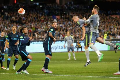 Pepe marca de cabeza uno de los goles el Madrid ante el City.