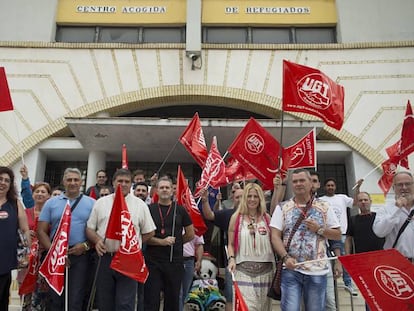 Concentraci&oacute;n de vigilantes de seguridad esta ma&ntilde;ana en Sevilla contra la precariedad.