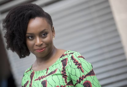 La escritora y ensayista nigeriana Chimamanda Ngozi Adichie. 