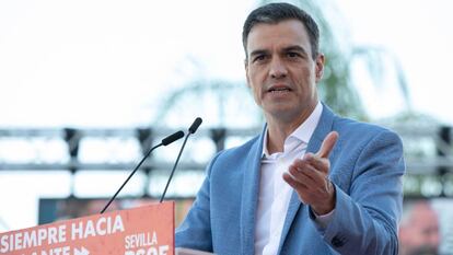Pedro Sánchez durante un acto de campaña en Sevilla.