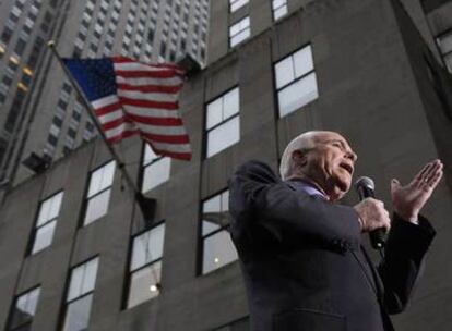 John McCain interviene en un acto de campaña, ayer en Nueva York.