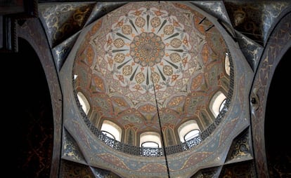Interior de la catedral de Etchmiadzin, en Armenia.