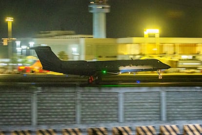 MANILA, PHILIPPINES - MARCH 11: A chartered plane carrying former President Rodrigo Duterte takes off from Ninoy Aquino International Airport following his arrest on an International Criminal Court (ICC) warrant, on March 11, 2025 in Pasay, Metro Manila, Philippines. Former Philippine President Rodrigo Duterte has been arrested on an International Criminal Court (ICC) warrant for crimes against humanity linked to thousands of deaths over his brutal anti-drug campaign. His arrest follows an extensive international investigation into these killings. (Photo by Ezra Acayan/Getty Images)