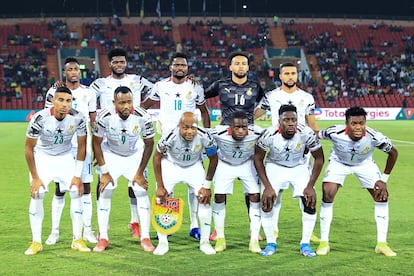 El equipo de Ghana posa antes de un partido.