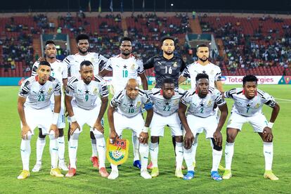 El equipo de Ghana posa antes de un partido.